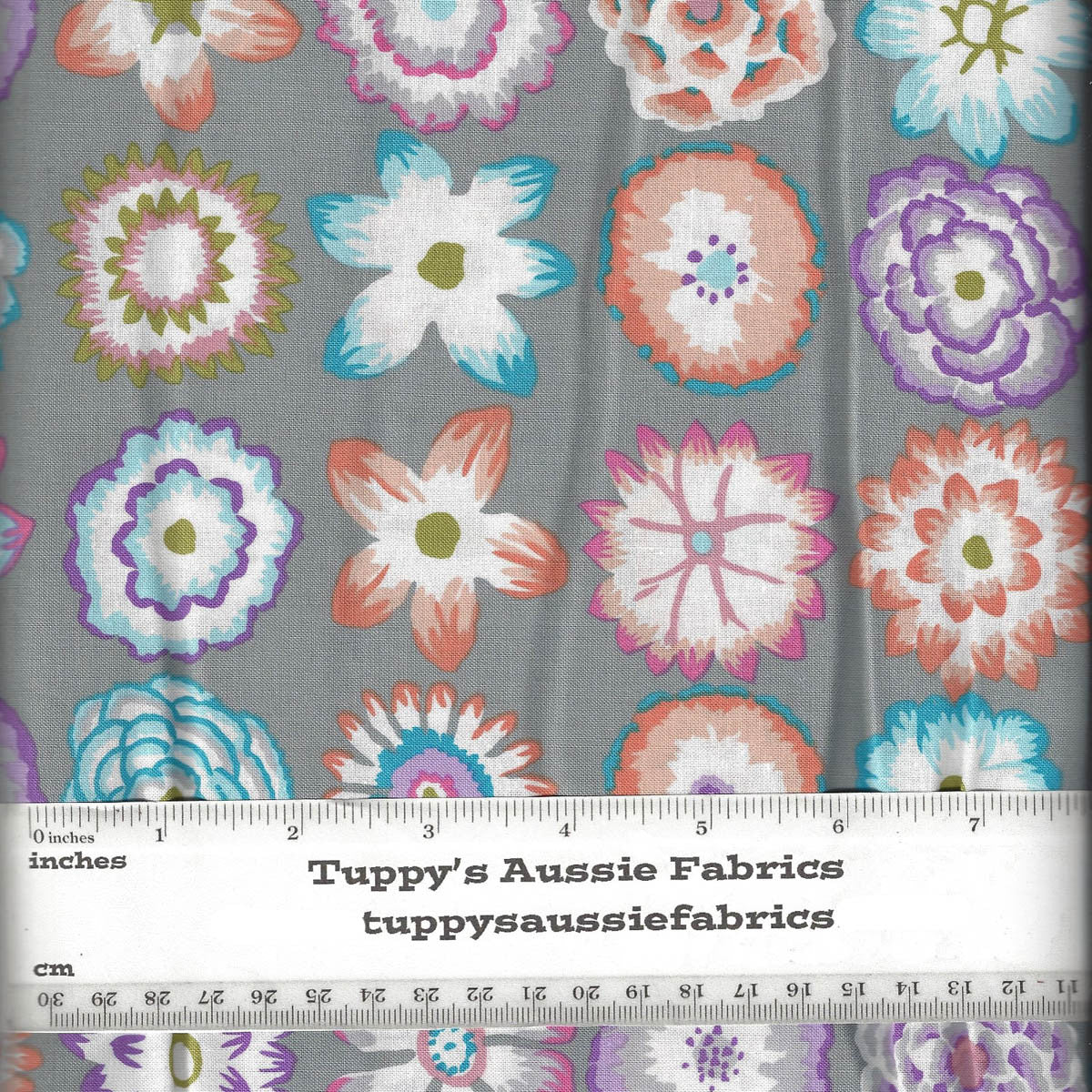 KF/ BUTTON FLOWERS GREY - Kaffe Fassett