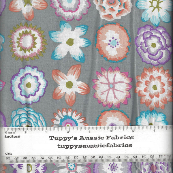 KF/ BUTTON FLOWERS GREY - Kaffe Fassett